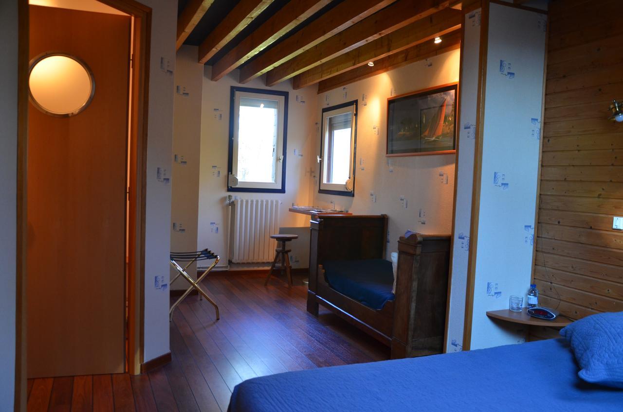 Sérent L'Hippocampe Bed & Breakfast エクステリア 写真